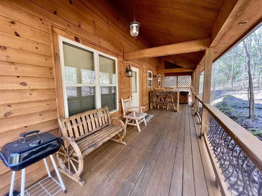 2 Bed Cabin Hot Tub Close To Helen #16 Экстерьер фото