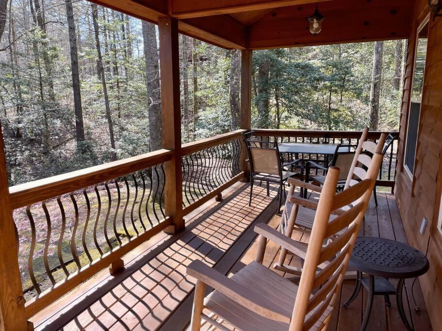 2 Bed Cabin Hot Tub Close To Helen #16 Экстерьер фото