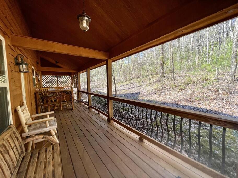 2 Bed Cabin Hot Tub Close To Helen #16 Экстерьер фото