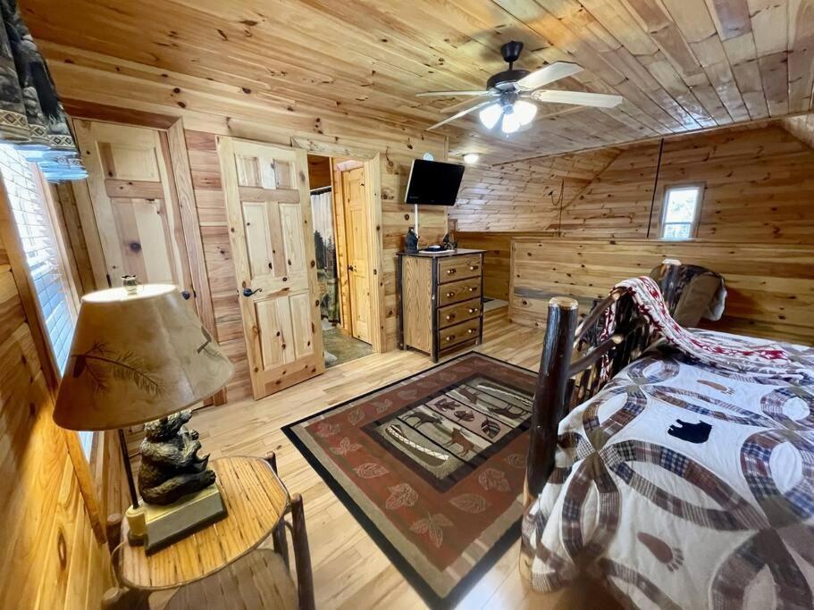 2 Bed Cabin Hot Tub Close To Helen #16 Экстерьер фото