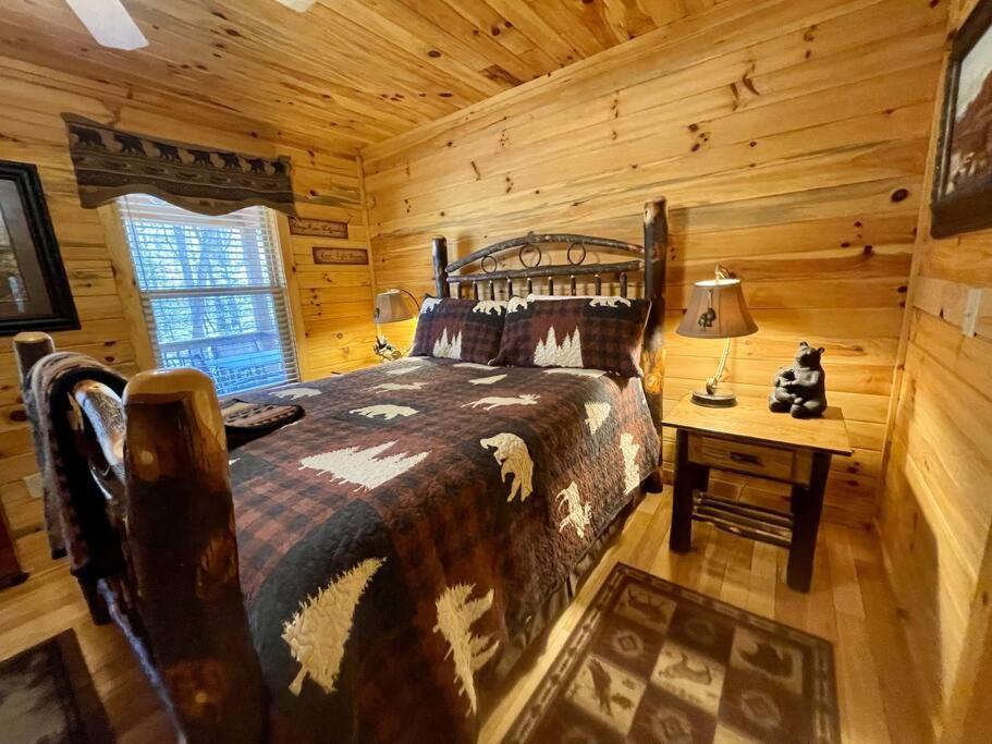 2 Bed Cabin Hot Tub Close To Helen #16 Экстерьер фото